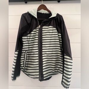 Lululemon Run: Get Up And Glow Jacket *Reflective 360